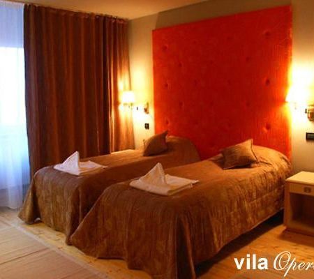 Opera Hotel Oradea Buitenkant foto