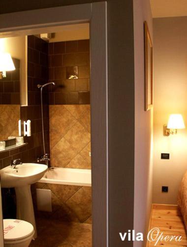 Opera Hotel Oradea Buitenkant foto